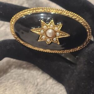 Vintage Gold Tone Black Enamel Faux Pearl Starburst Oval Brooch Pin